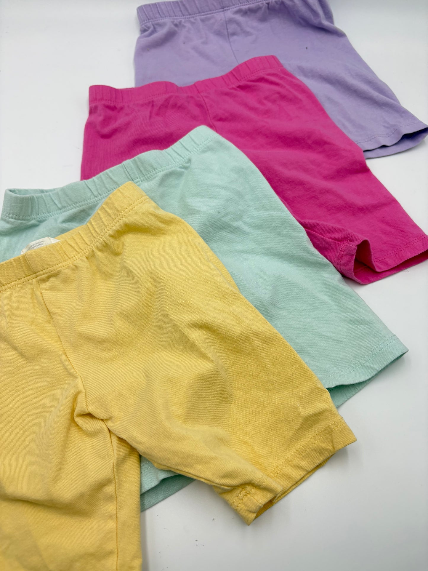 Shorts (4) 3-4ans