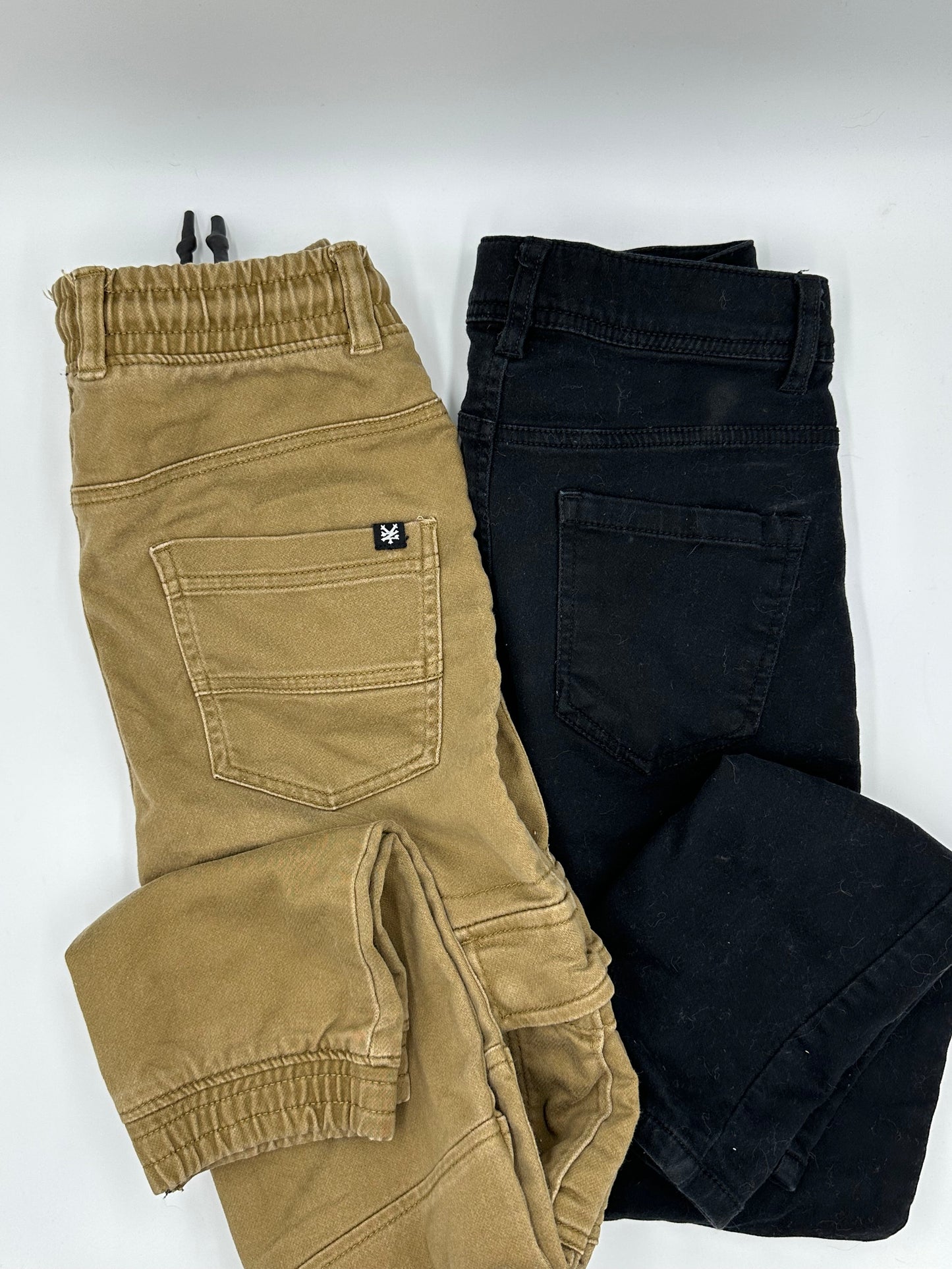 1 pantalon 10ans et 1 pantalon 11 - 12ans - Boutique friperie le placard de Jeanne et cie