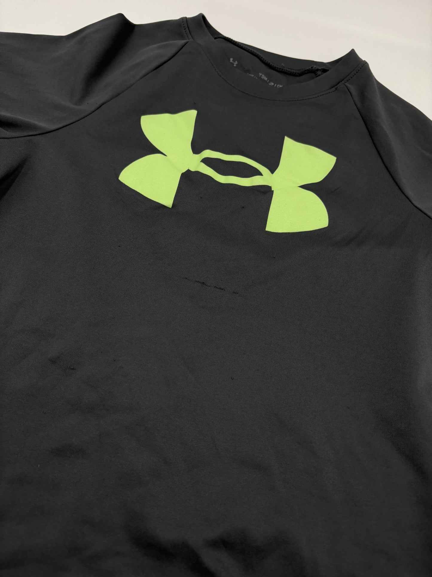 Chandail small (environ 8ans)