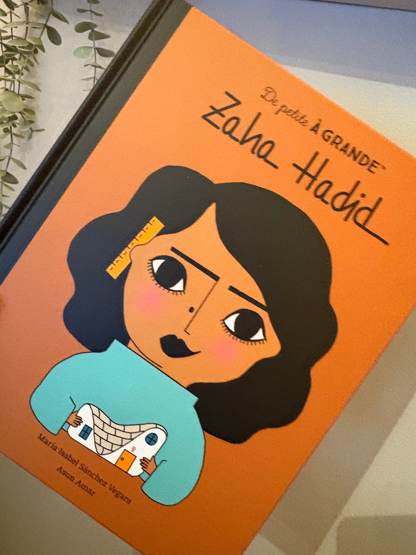 Livre Zaha Hadid NEUF