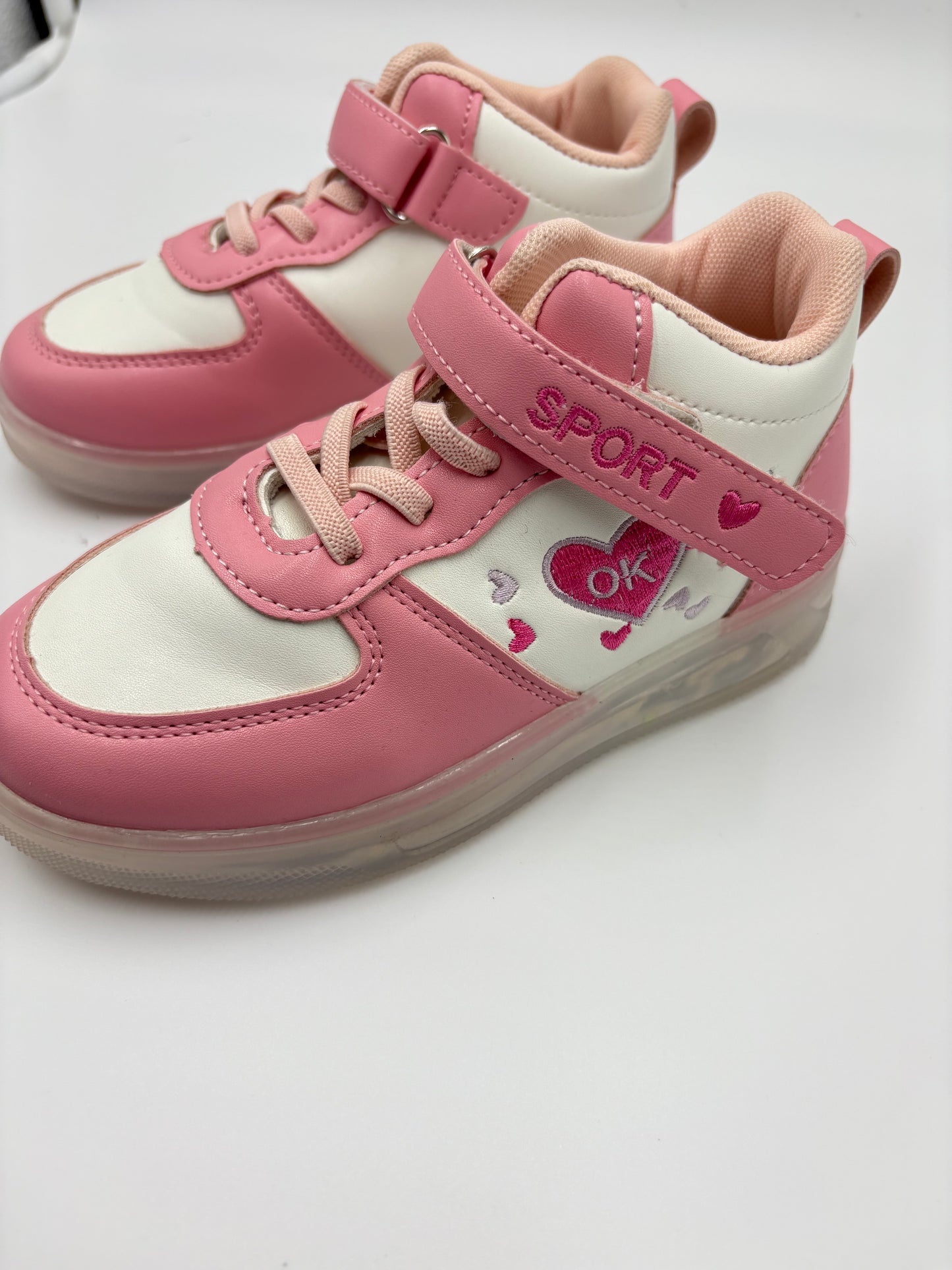 SOULIERS grandeur 12 qui allume * NEUF