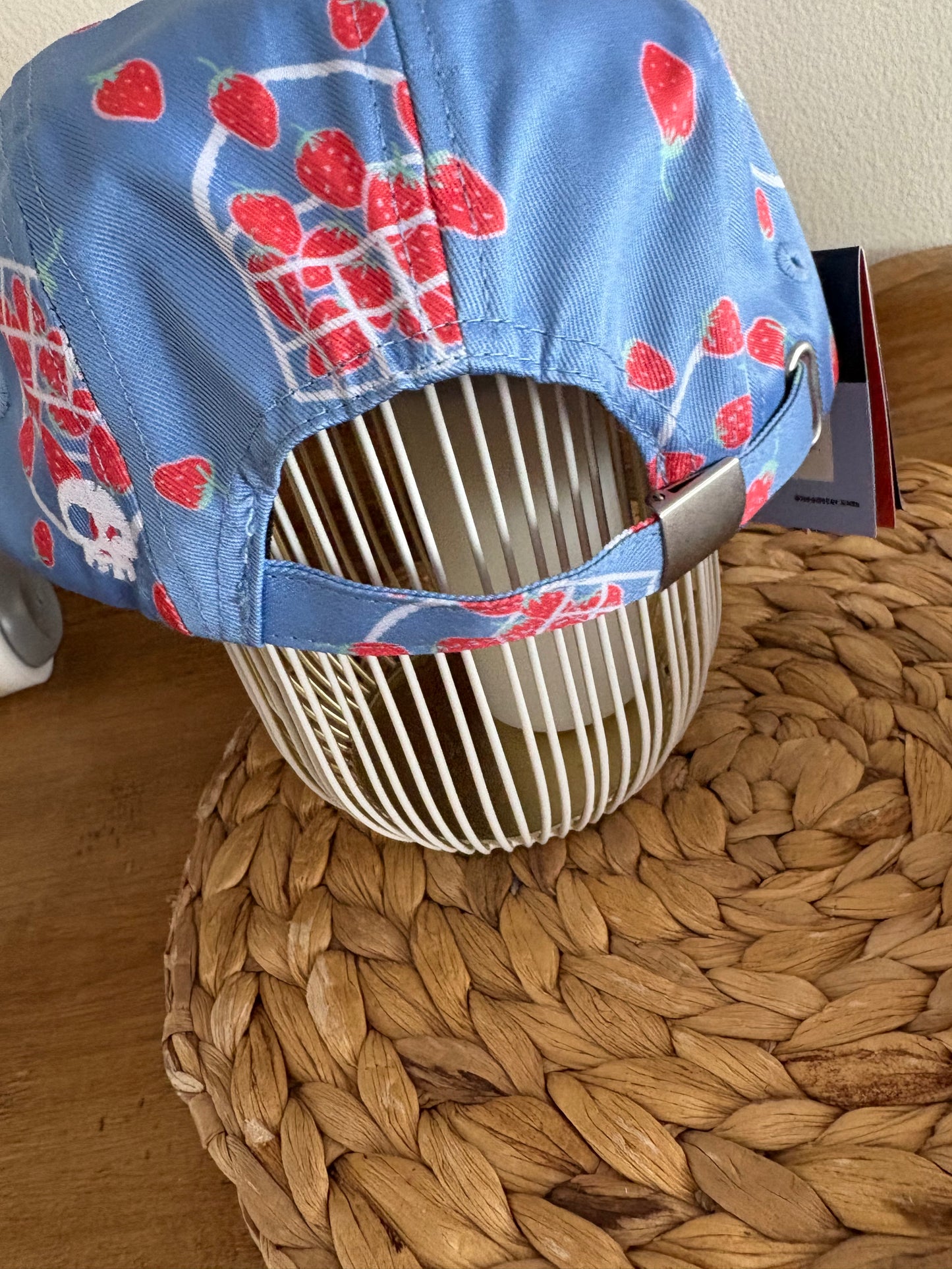 Casquette fraises NEUVE