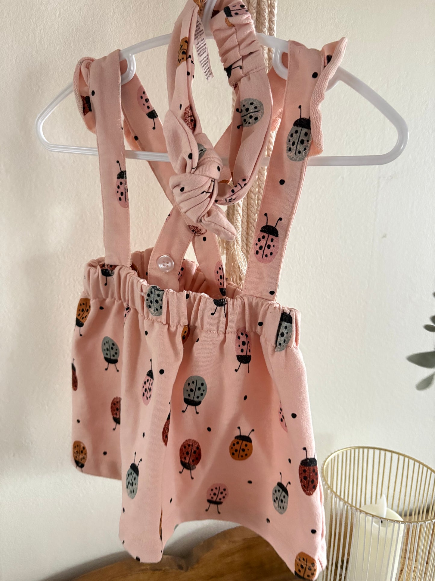 Robe bretelles ajutables et bandeau 6m