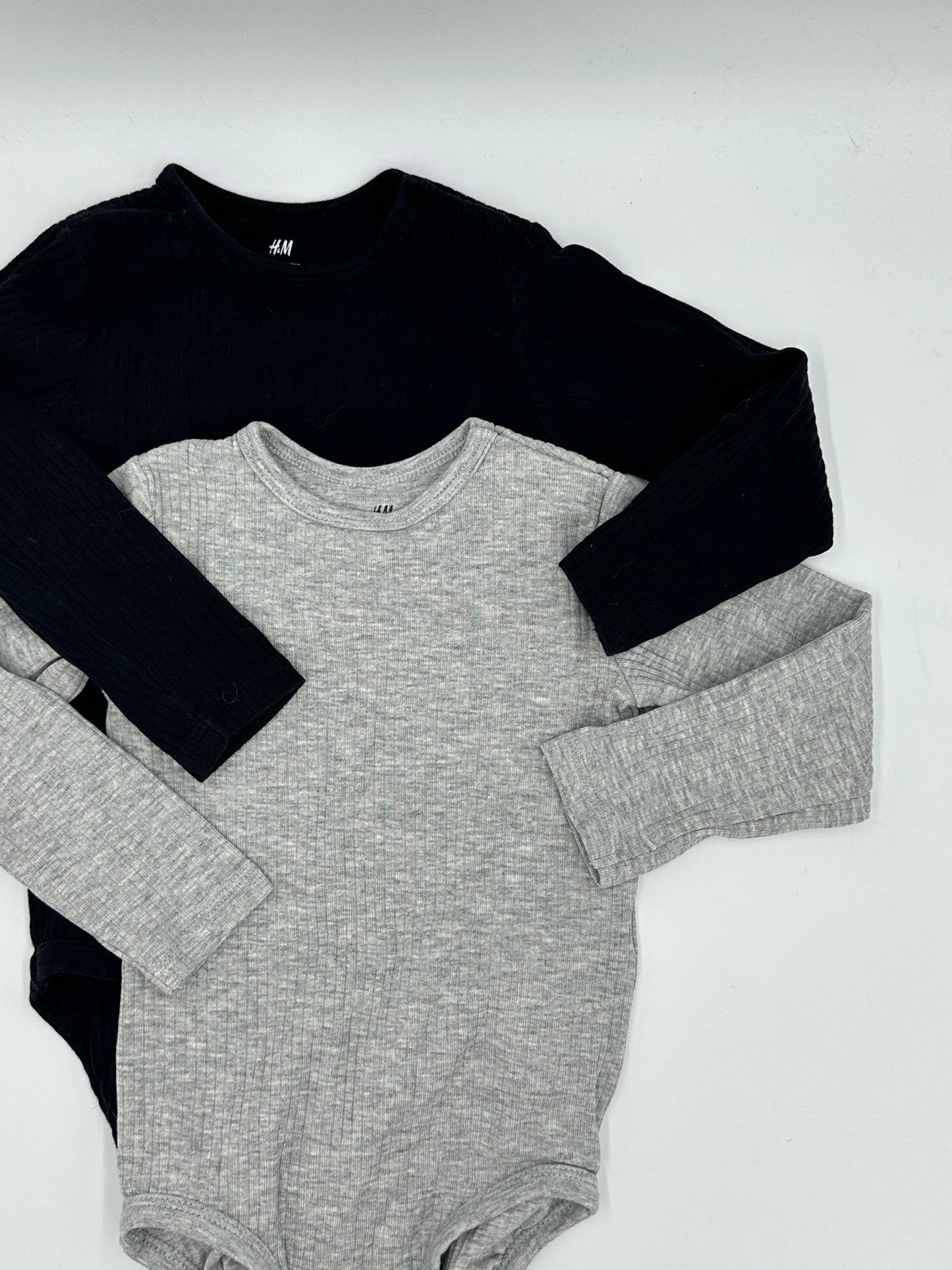 Cache - couches (2) 12 - 18m - Boutique friperie le placard de Jeanne et cie