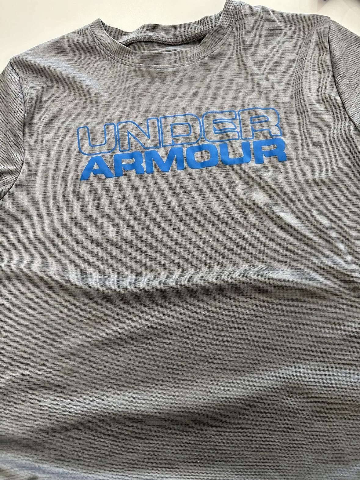 chandail 10t - Boutique friperie le placard de Jeanne et cie