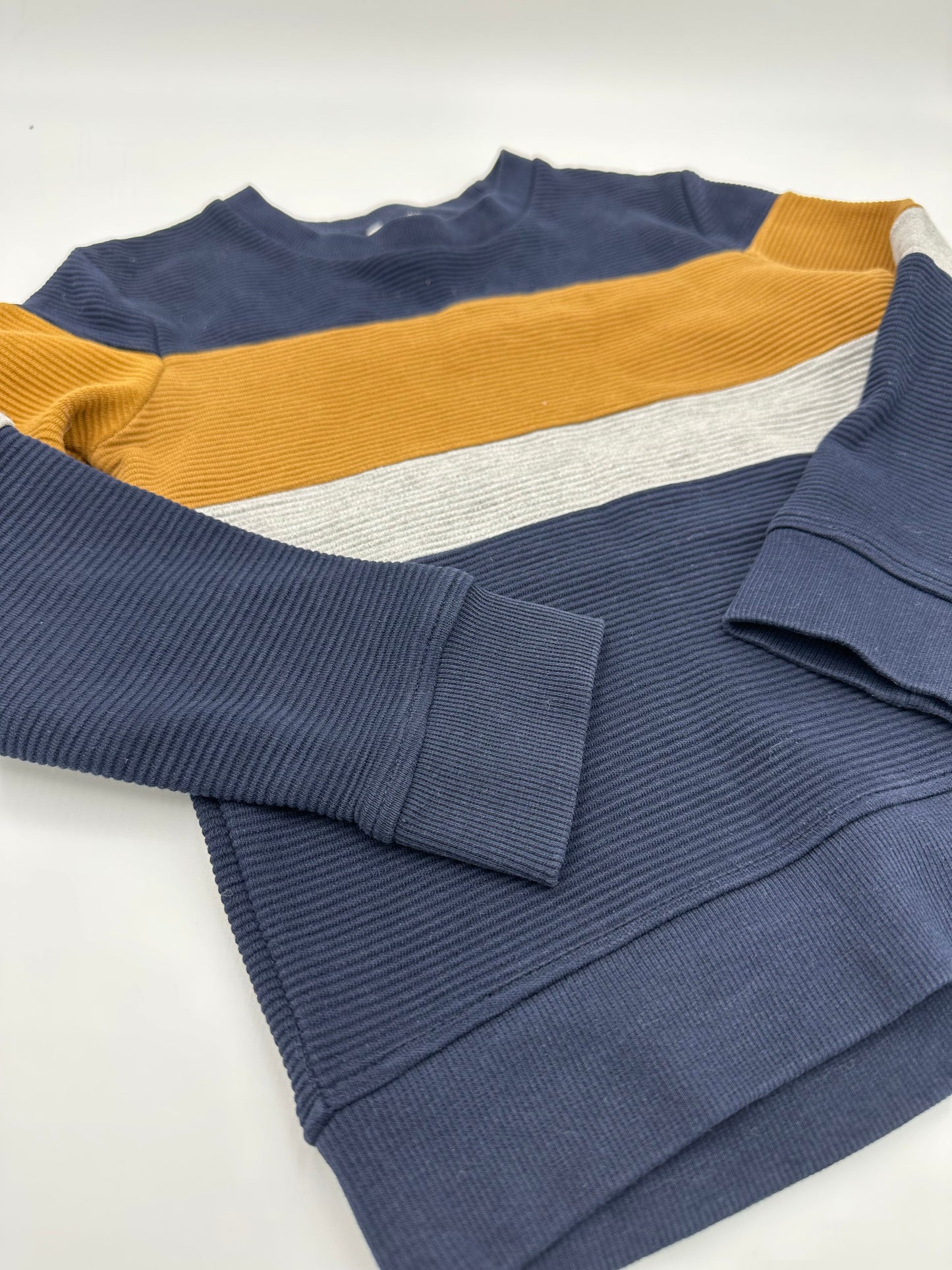 chandail 5ans - Boutique friperie le placard de Jeanne et cie