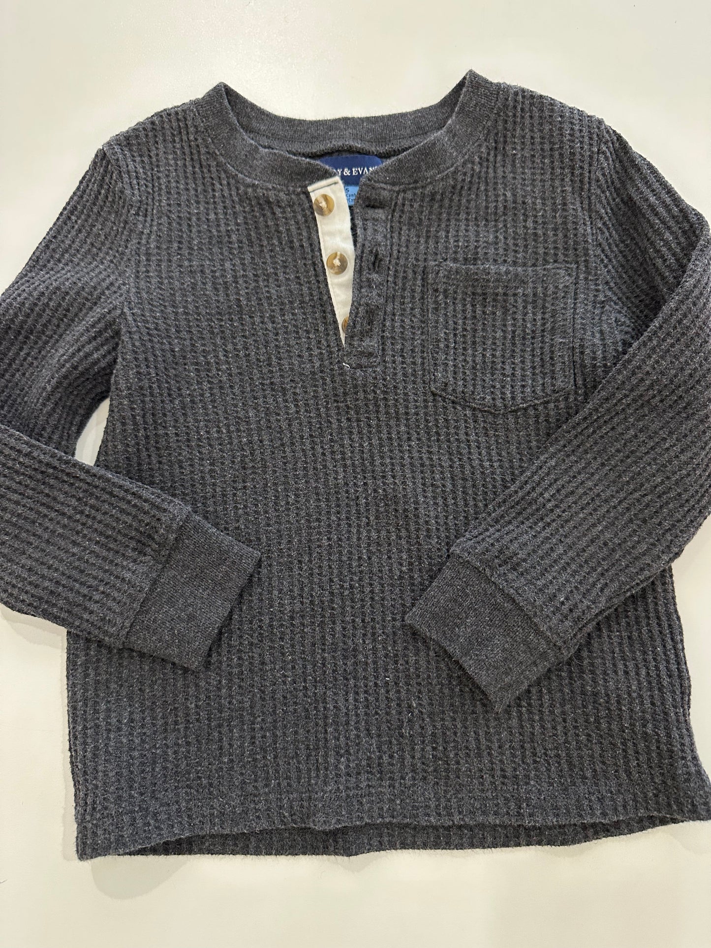 chandail 5ans - Boutique friperie le placard de Jeanne et cie