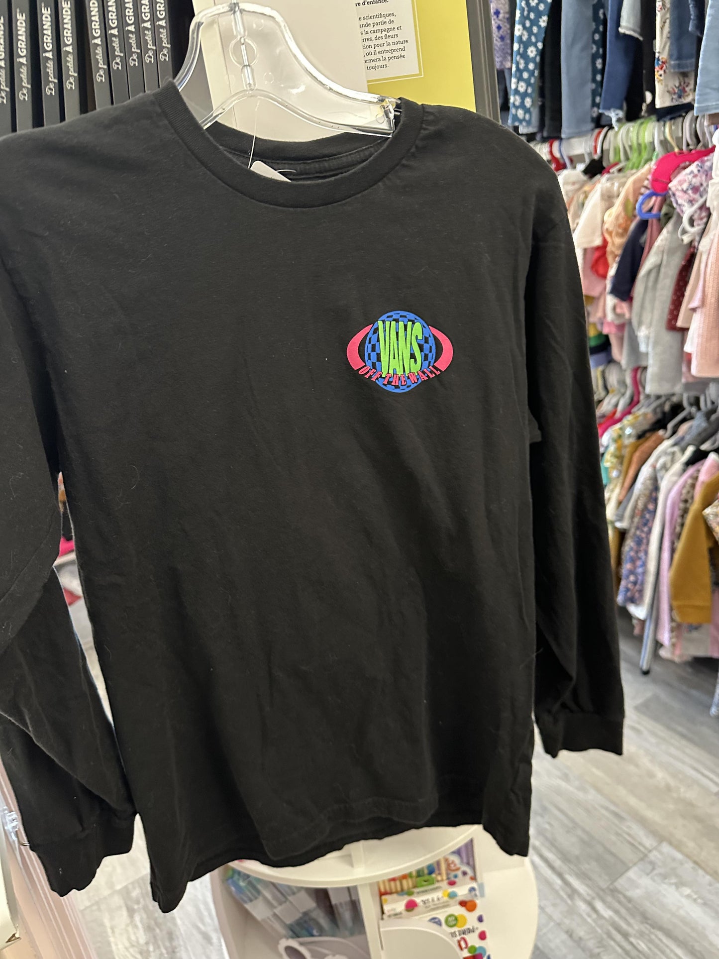 chandail small adulte - Boutique friperie le placard de Jeanne et cie