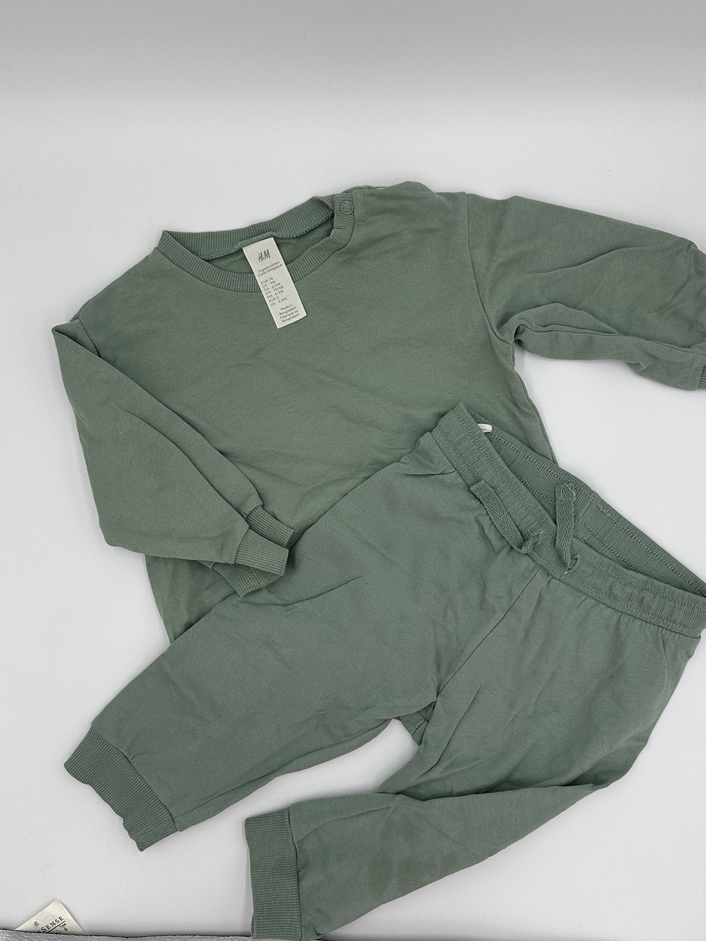 Ensemble sauge 6 - 9m - Boutique friperie le placard de Jeanne et cie