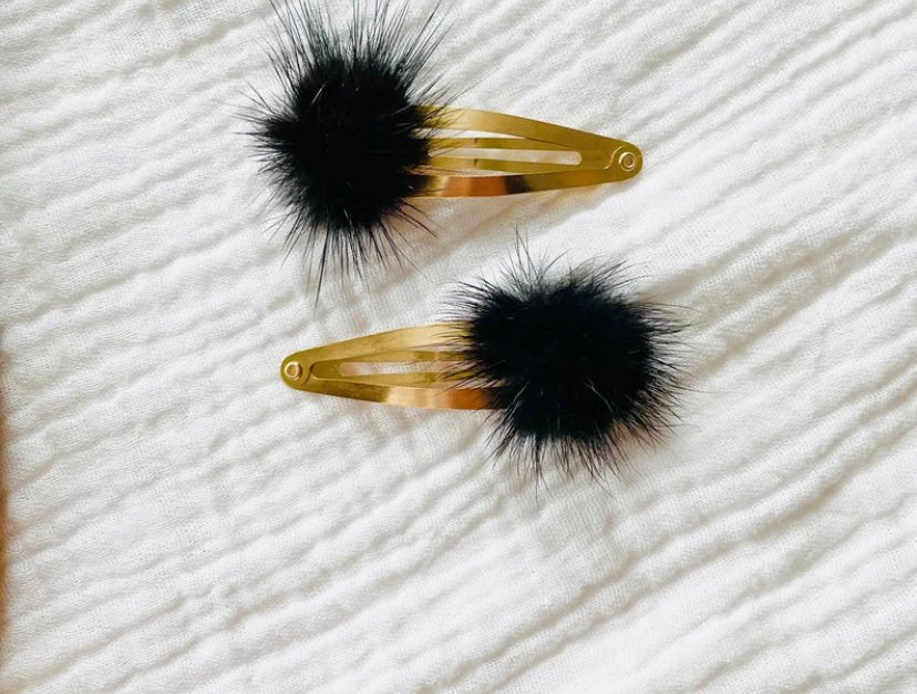 Barrette CLIP CLAP pompon fourrure - Boutique friperie le placard de Jeanne et cie