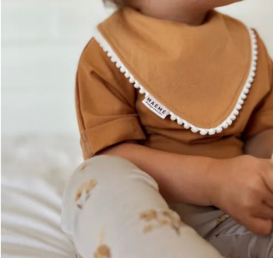 Bavoir miel uni - Maémé - Boutique friperie le placard de Jeanne et cie