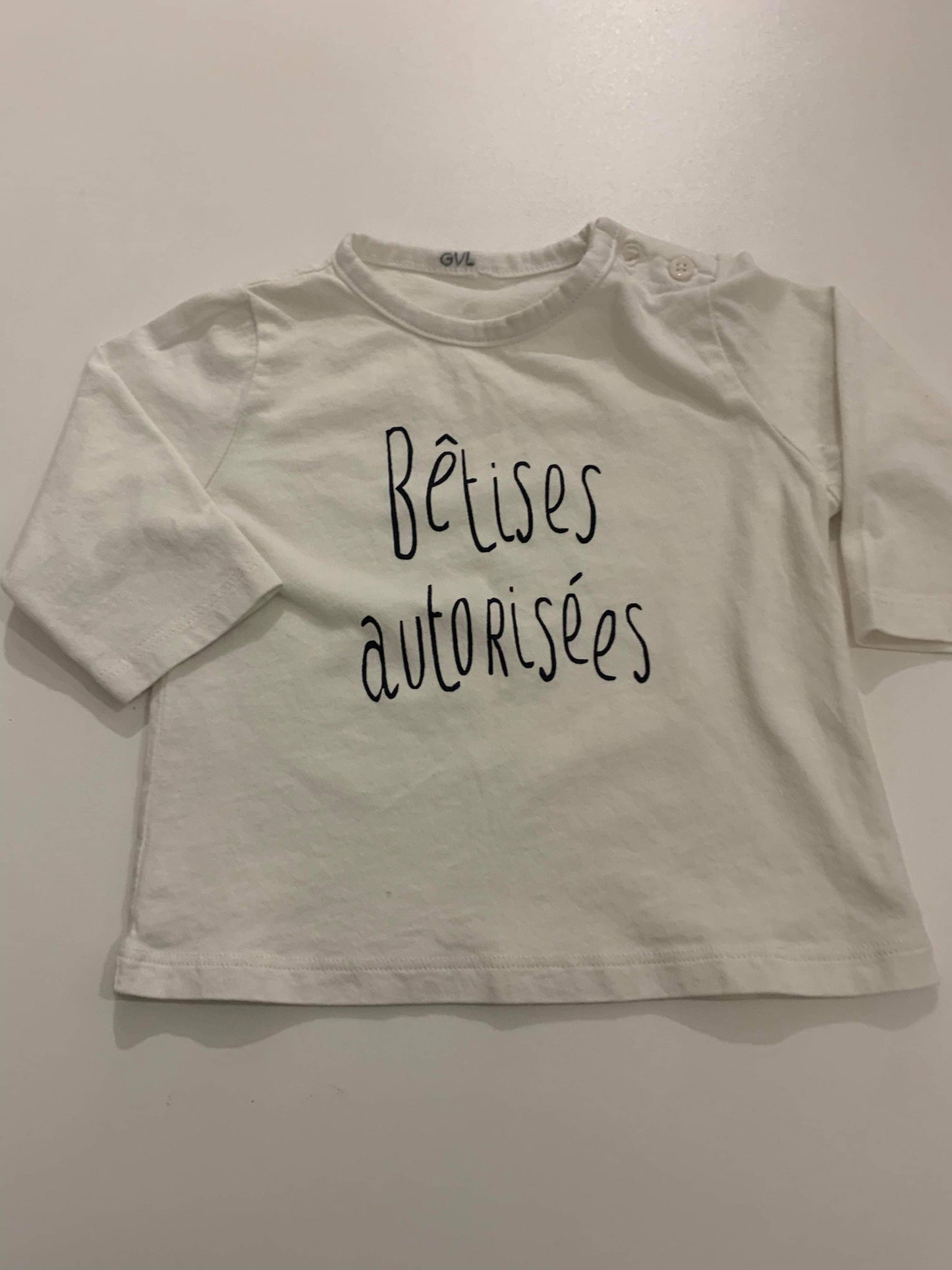 Chandail 3-6m - Boutique friperie le placard de Jeanne et cie