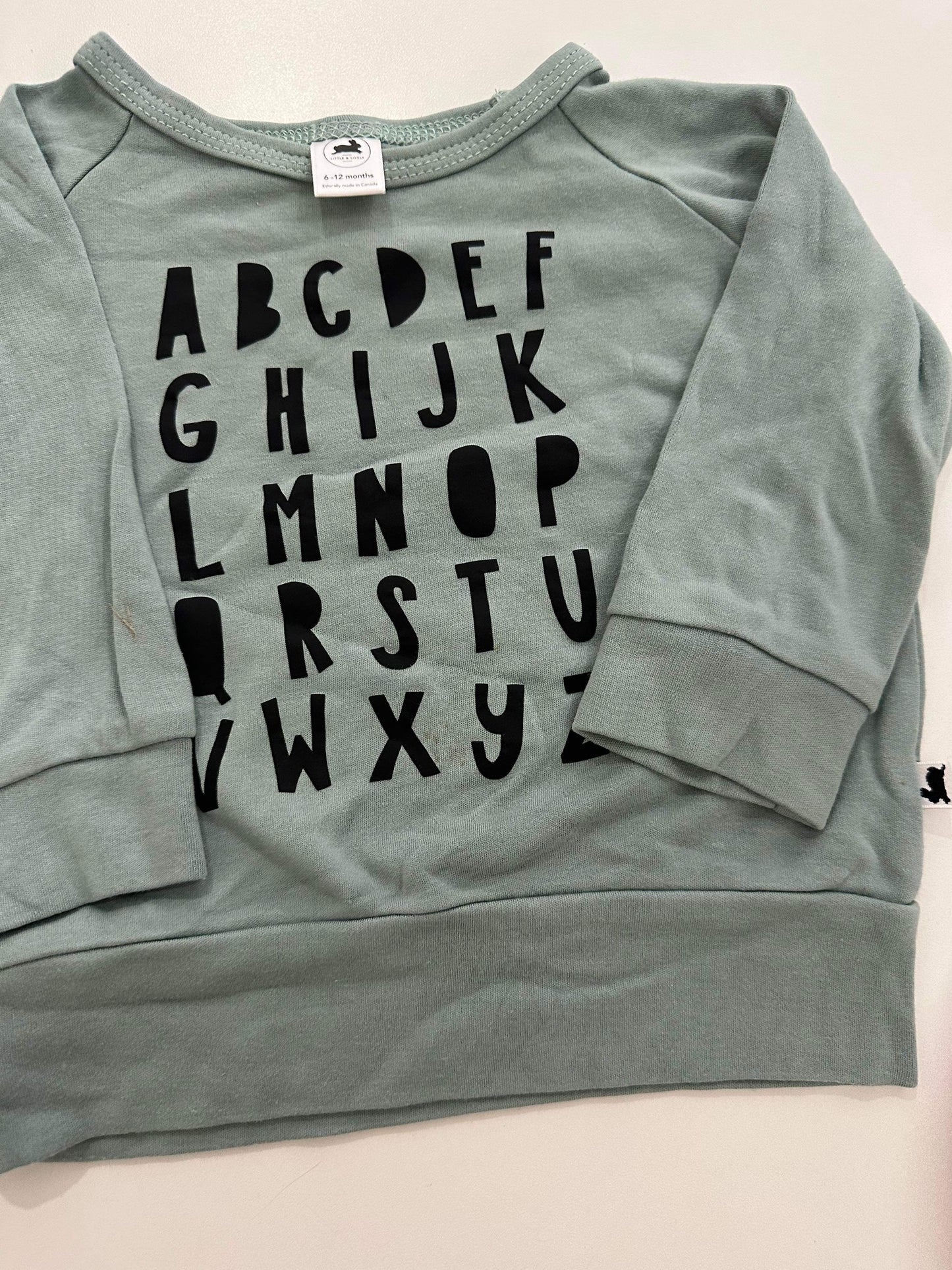 Chandail 6-12m - Boutique friperie le placard de Jeanne et cie