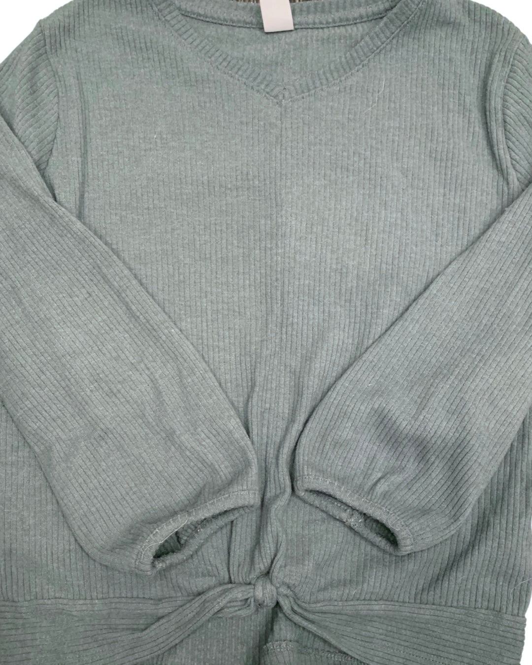 Chandail medium (8ans) - Boutique friperie le placard de Jeanne et cie