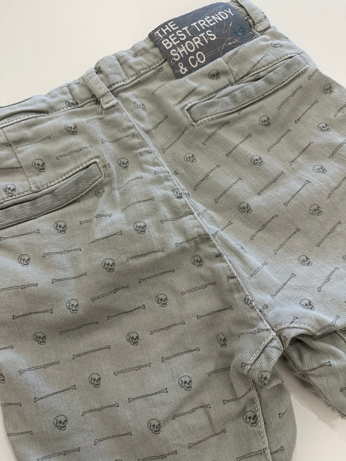 Short 7ans