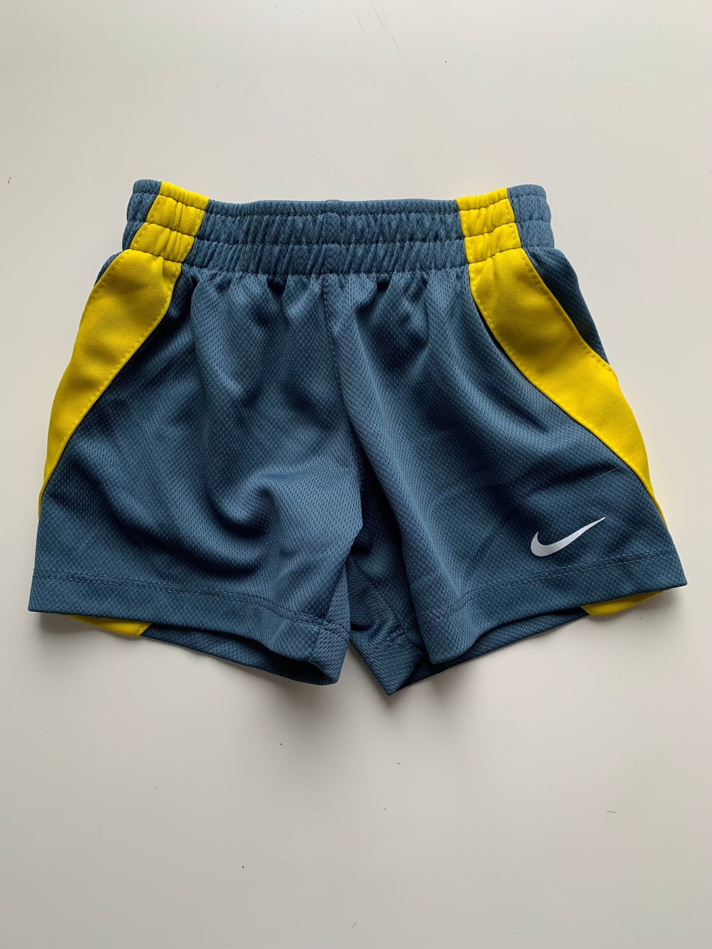 Short 12mois | nike - Boutique friperie le placard de Jeanne et cie