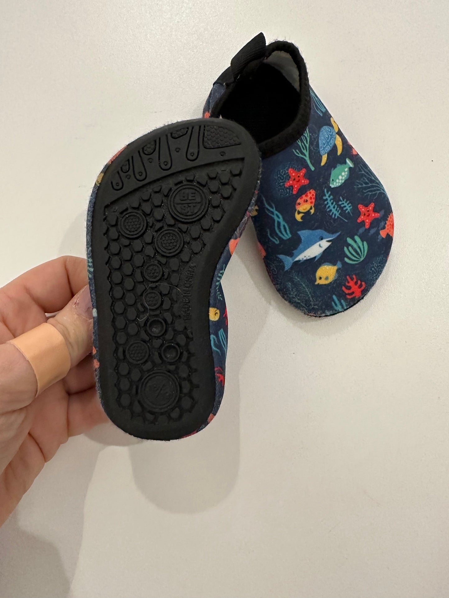 souliers d'eau gr 18-19 - Boutique friperie le placard de Jeanne et cie