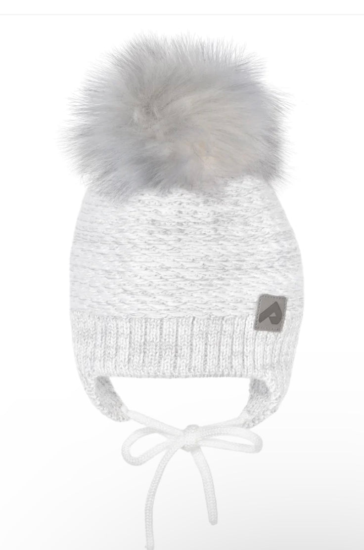 Tuque d’hiver avec pompon détachable et cordon - Blanc gris - Boutique friperie le placard de Jeanne et cie