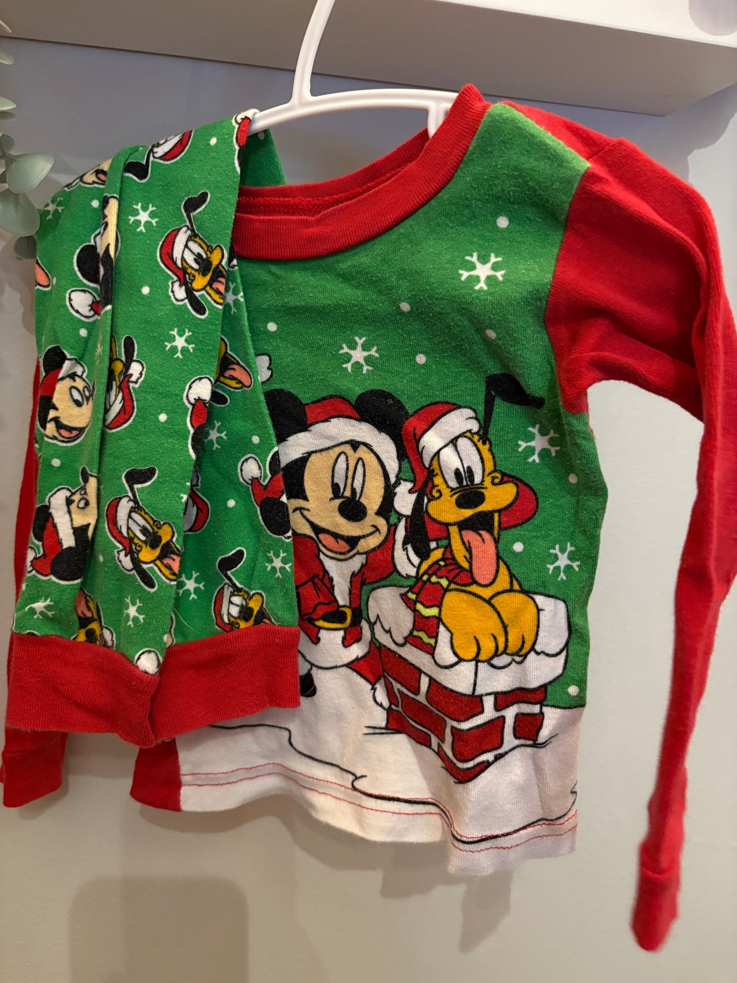 Pyjama 24m fait petit