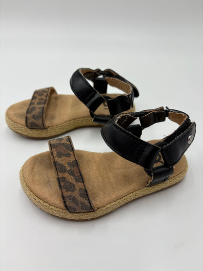 Sandale UGG grandeur approx 4-5