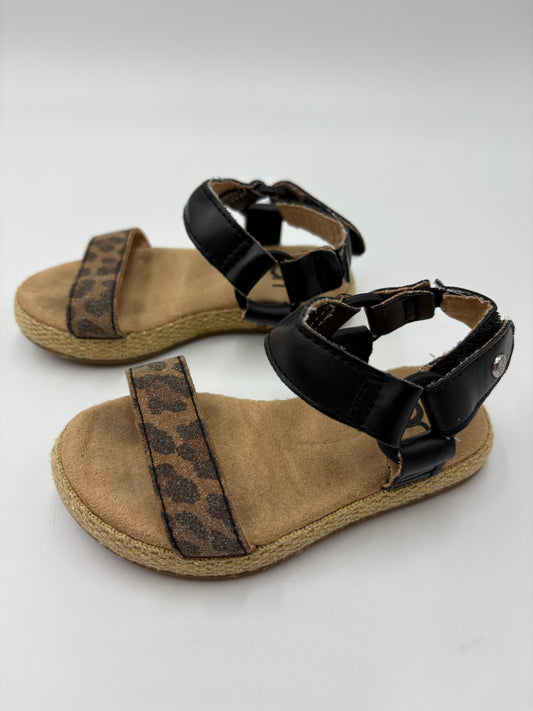 Sandale UGG grandeur approx 4-5