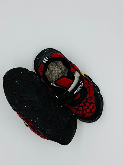 Souliers spider man taille 8*