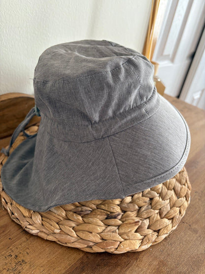 Chapeau gris aventure piscine *NEUF