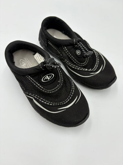 Souliers d'eau grandeur 7-8