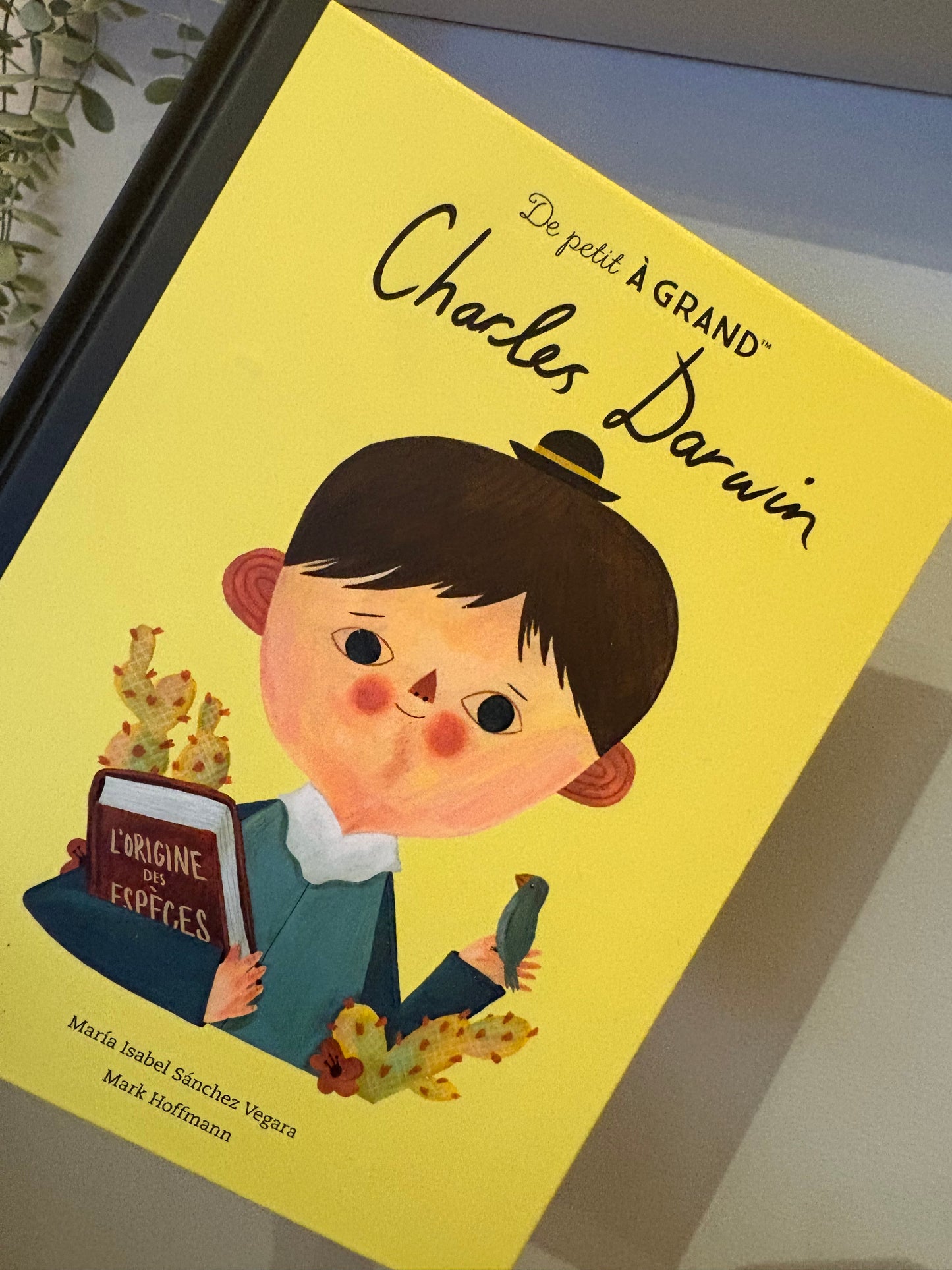 Livre Charles Darwin NEUF