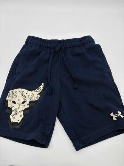 Short small junior (environ 7-8ans)