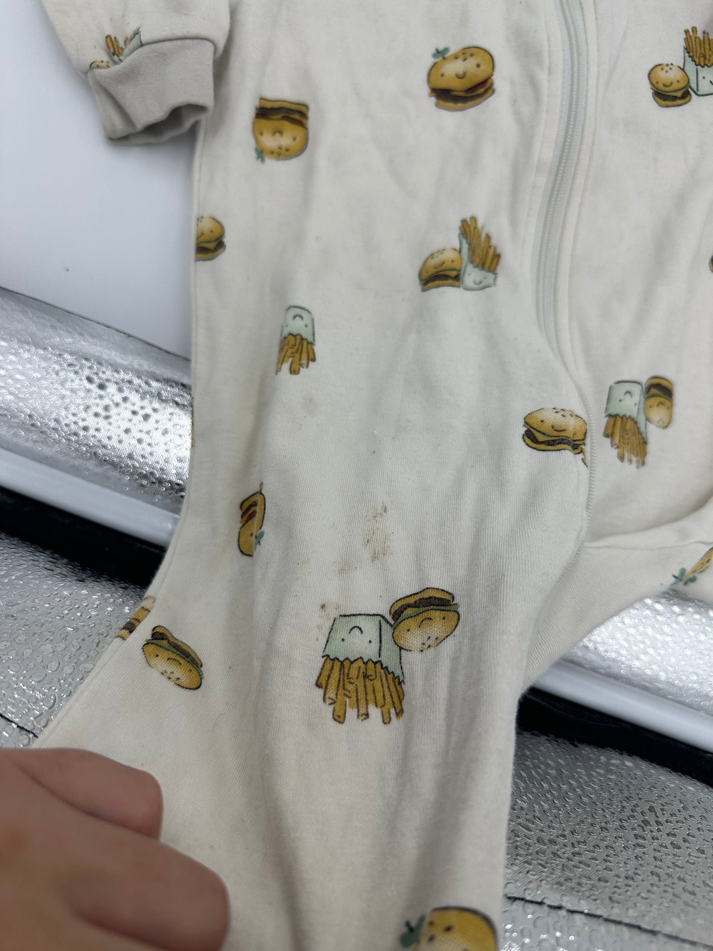 Pyjama 18m*IMPARFAIT a donner avec achat