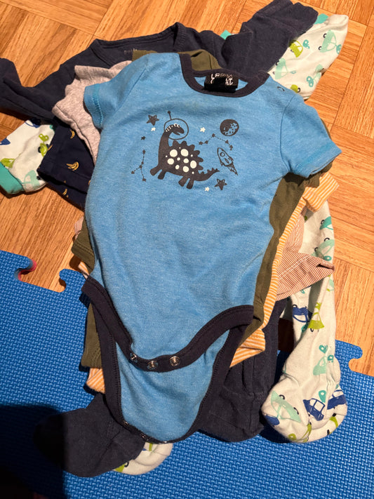 Lot 3mois - 8 morceaux