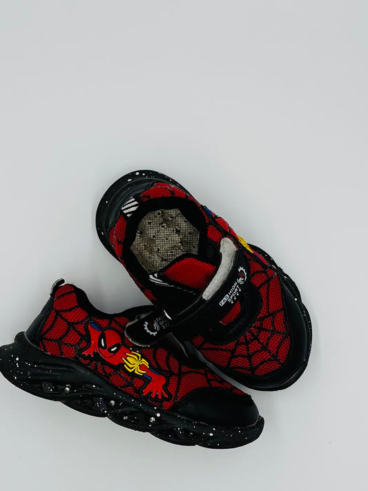 Souliers spider man taille 8*