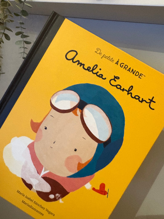 Livre Amelia Earhart NEUF