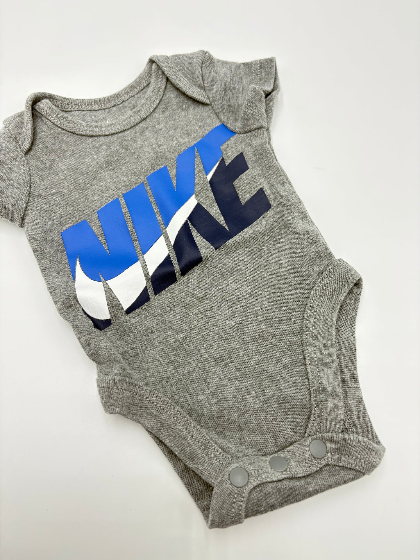 Cache-couche new born