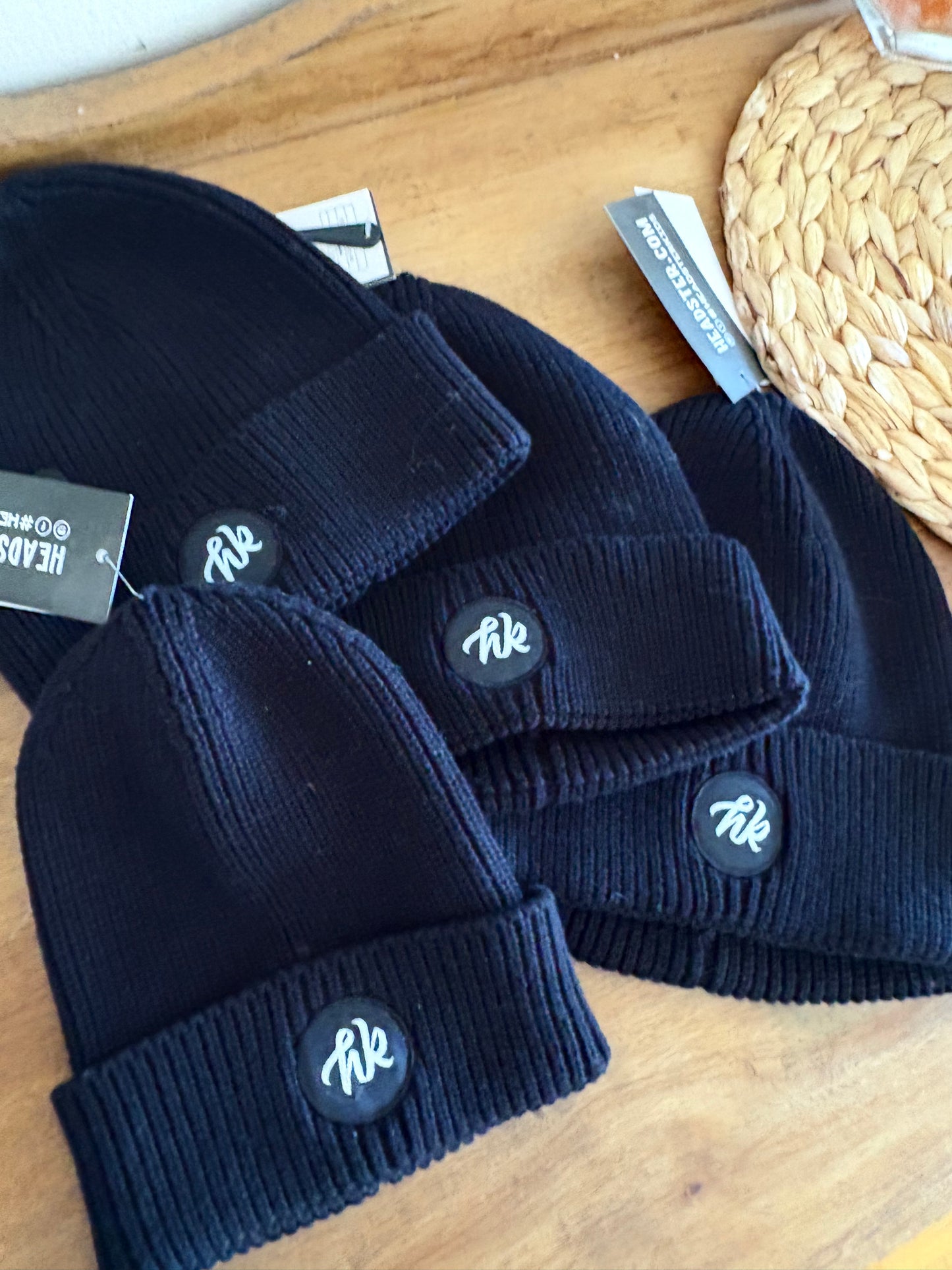 Tuque mi-saison noire NEUF