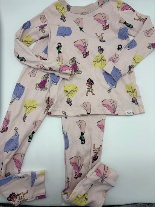 Pyjama 5ans fait petit