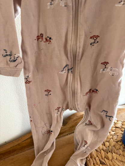 Pyjama 18m* imparfait à donner avec achat