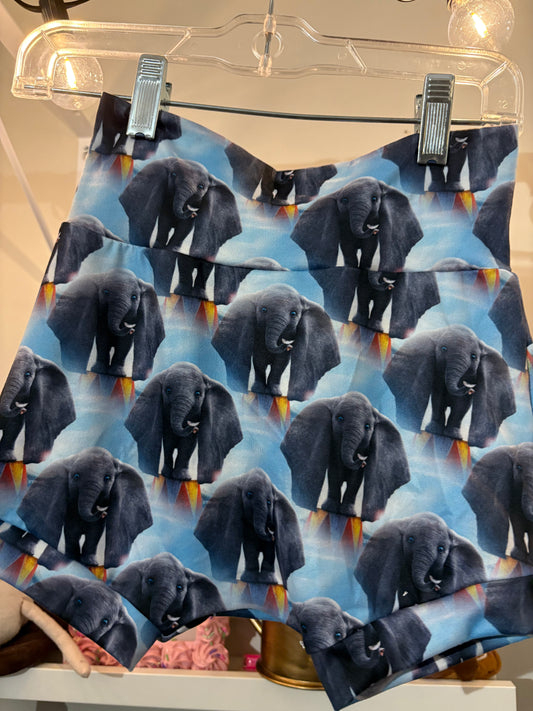 Short dumbo 4-5ans NEUVE