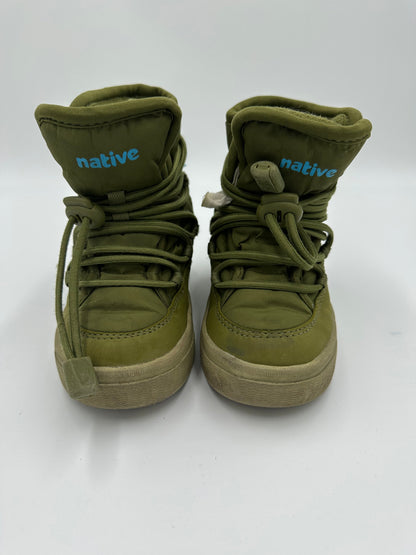 Bottes d'hiver Native grandeur C8 - Boutique friperie le placard de Jeanne et cie