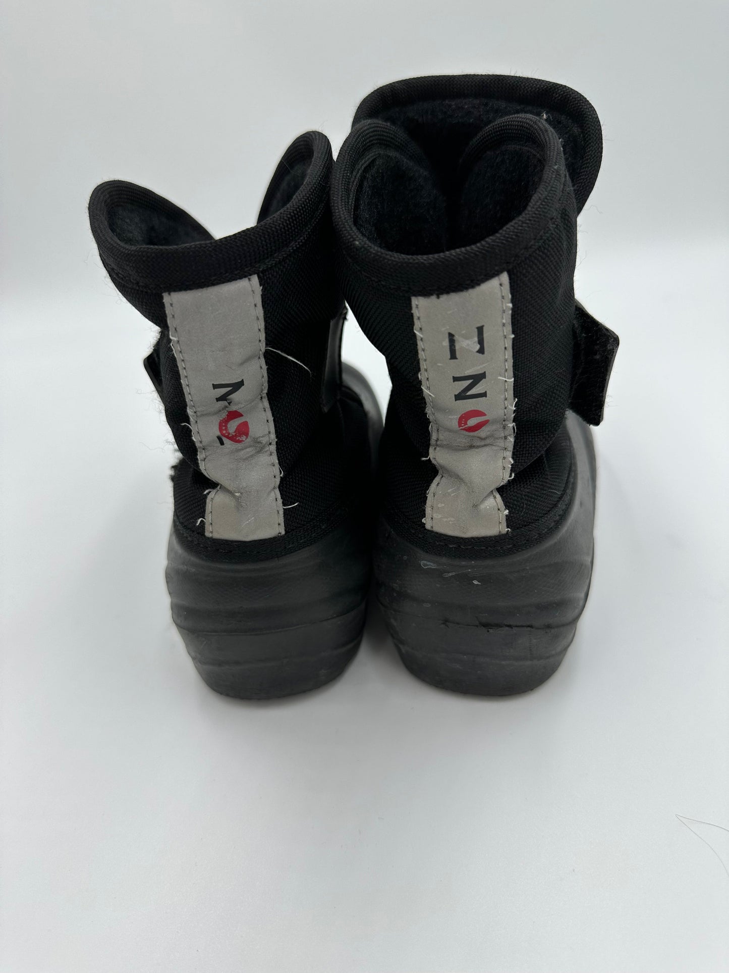 Bottes d'hiver Stonz grandeur 7 - Boutique friperie le placard de Jeanne et cie