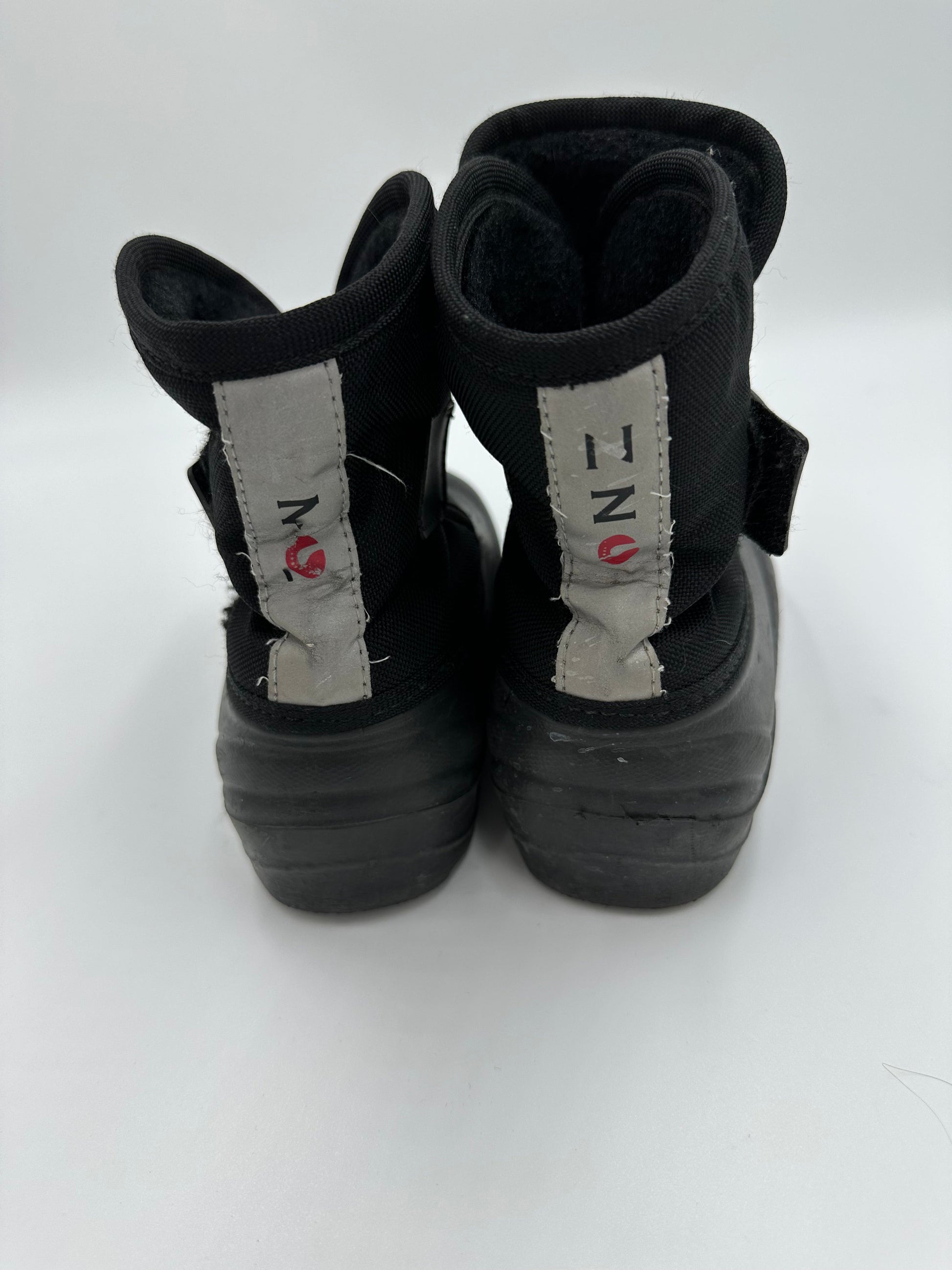 Bottes d'hiver Stonz grandeur 7 - Boutique friperie le placard de Jeanne et cie