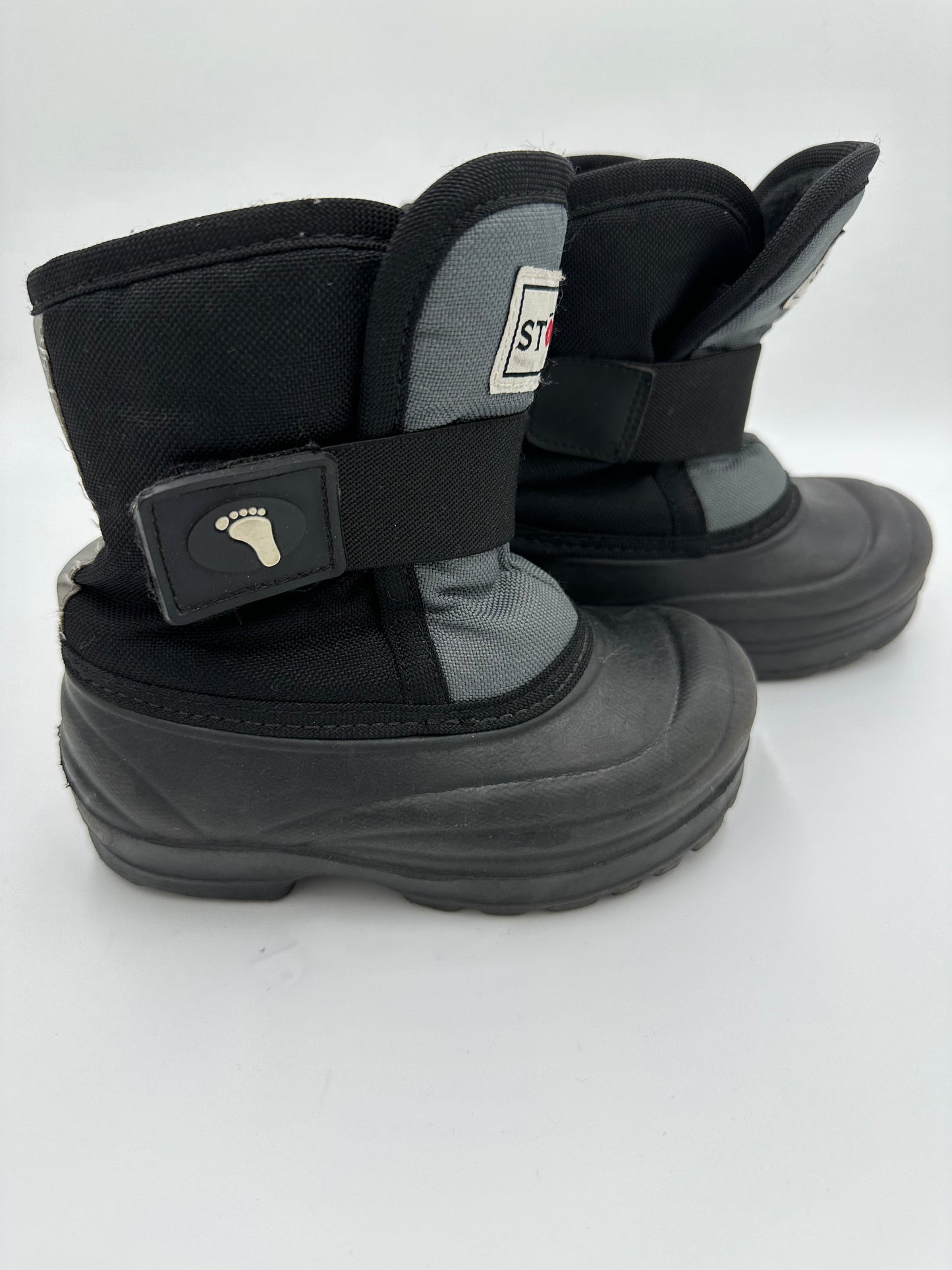 Bottes d'hiver Stonz grandeur 7 - Boutique friperie le placard de Jeanne et cie