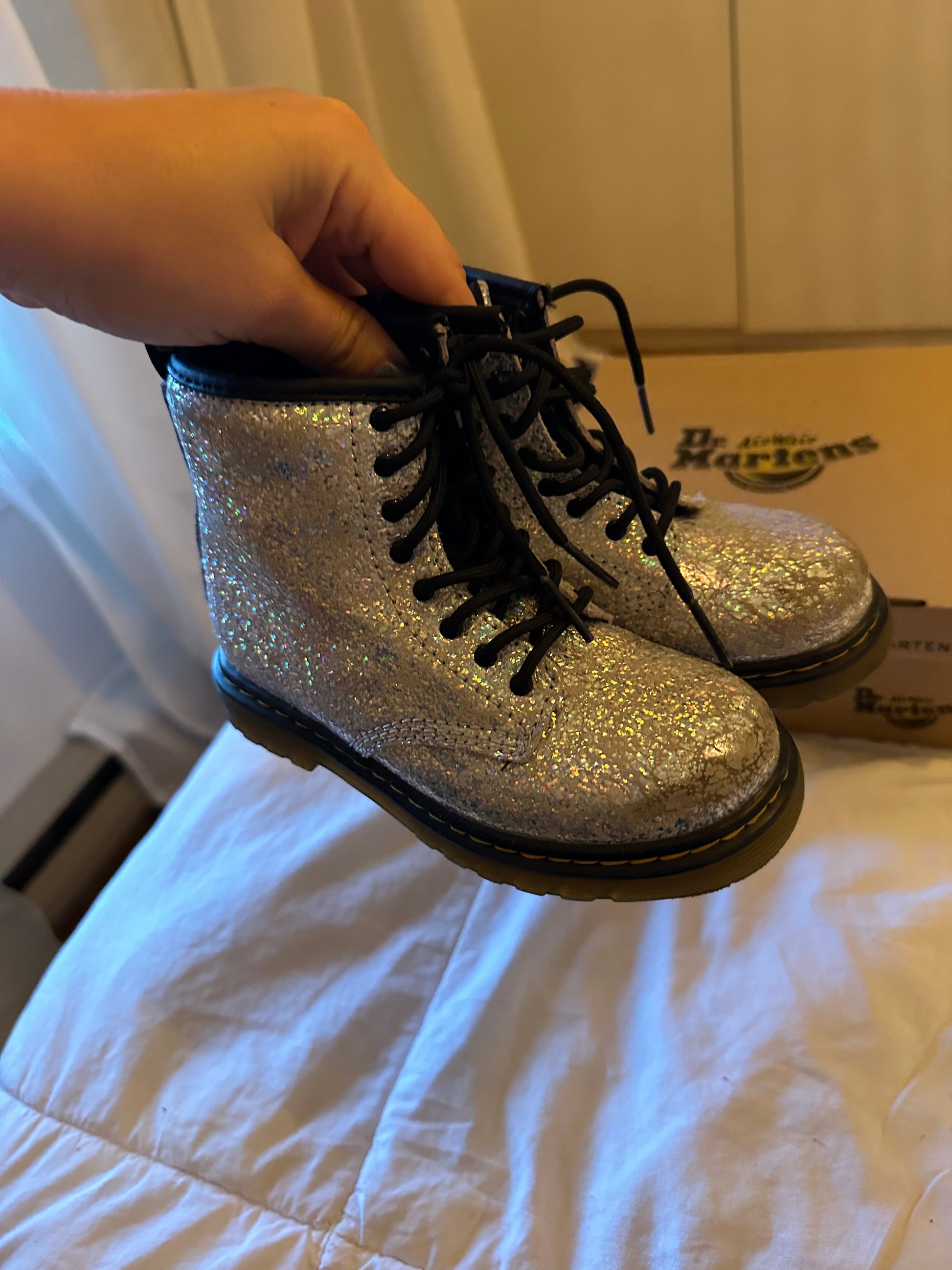 Bottes grandeur 10 Dr martens - Boutique friperie le placard de Jeanne et cie