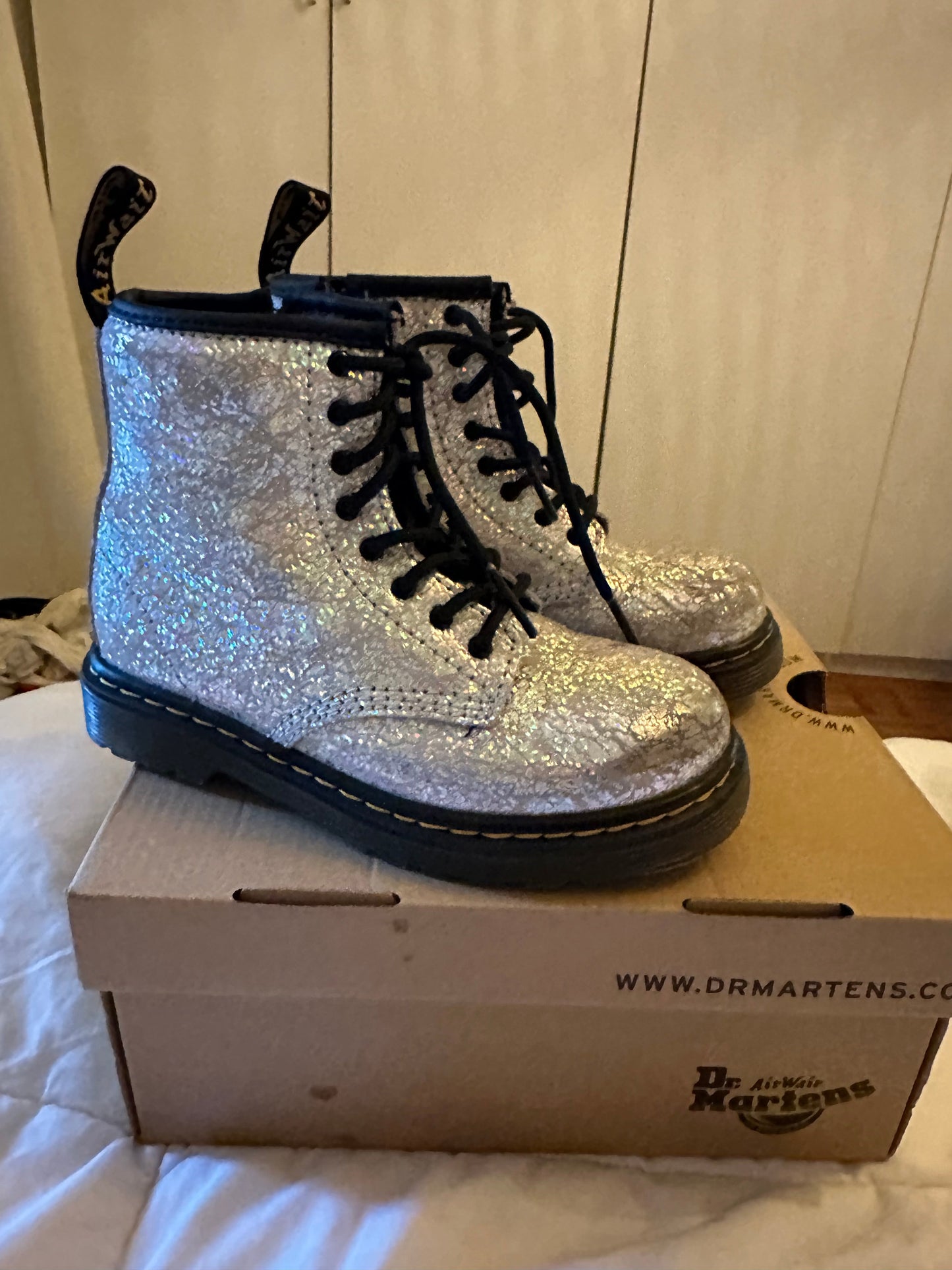 Bottes grandeur 10 Dr martens - Boutique friperie le placard de Jeanne et cie
