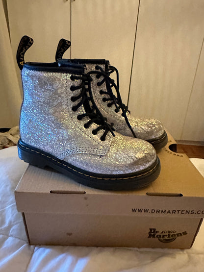 Bottes grandeur 10 Dr martens - Boutique friperie le placard de Jeanne et cie