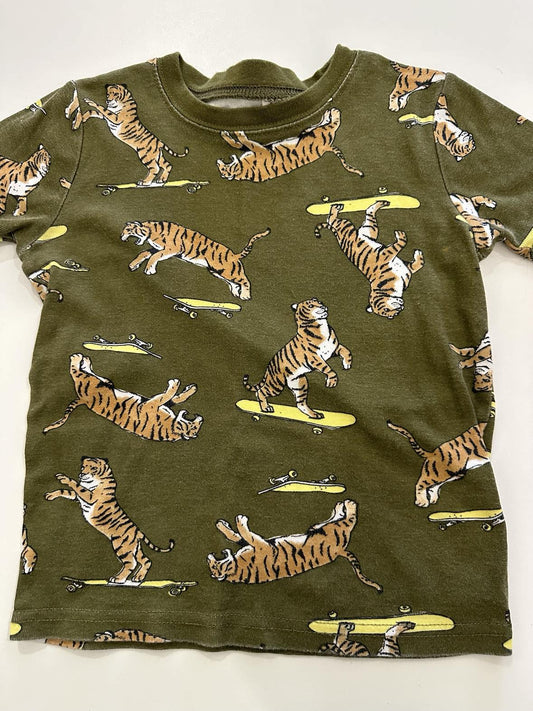 chandail 6ans - Boutique friperie le placard de Jeanne et cie