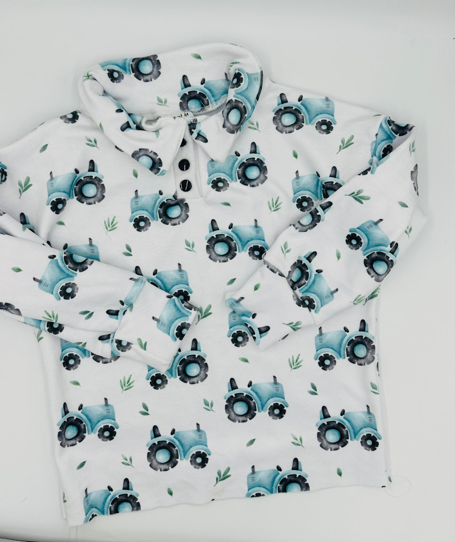 Chandail doux tracteurs 4ans - Boutique friperie le placard de Jeanne et cie