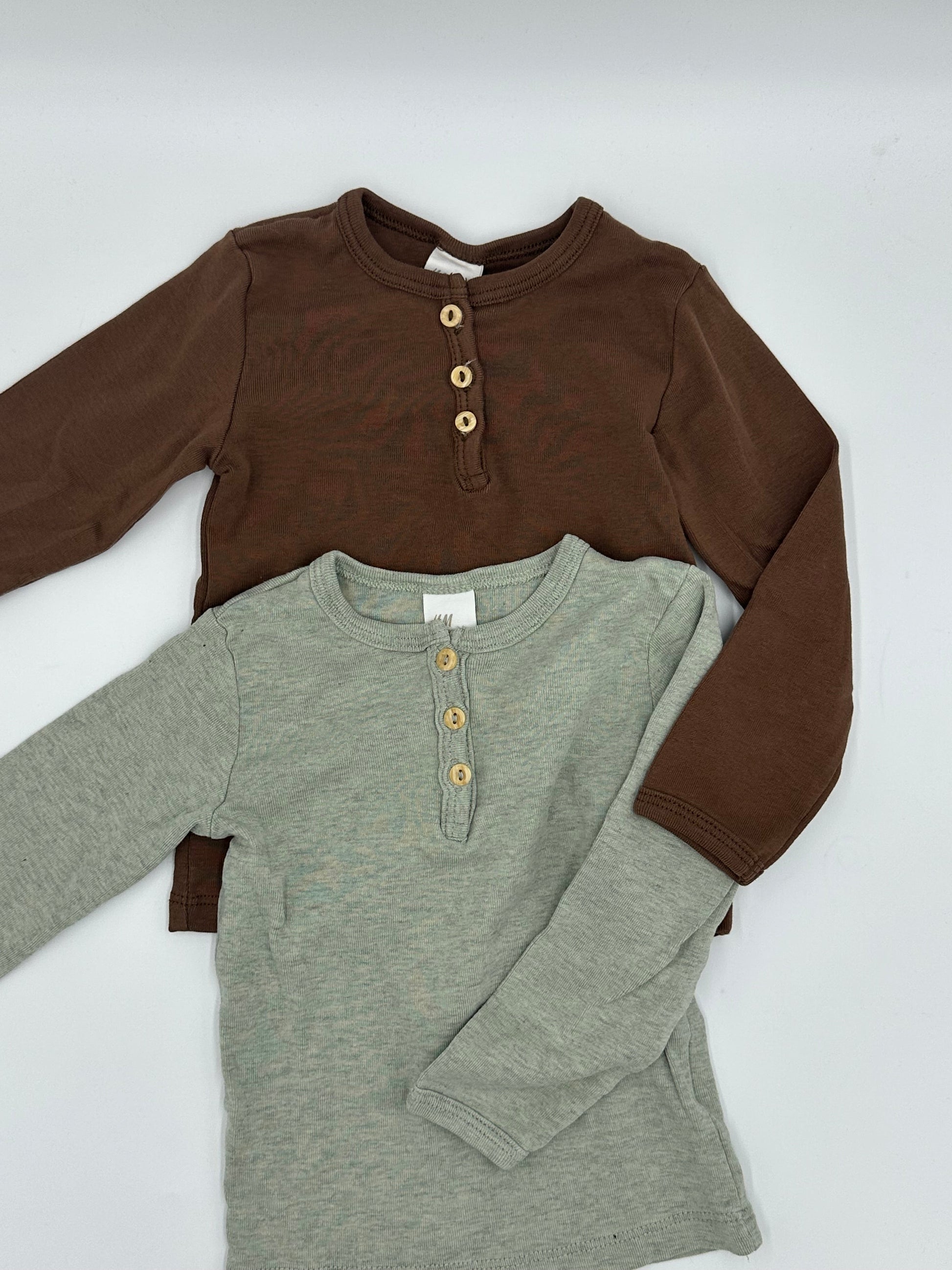 Duo Chandails 9 - 12mois - Boutique friperie le placard de Jeanne et cie