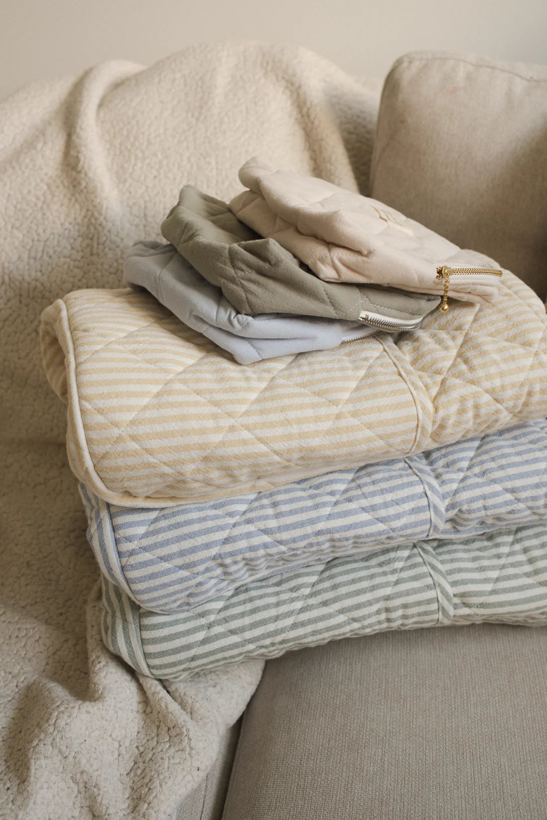 Sac à couche en coton biologique collection rayée - Dans le sac